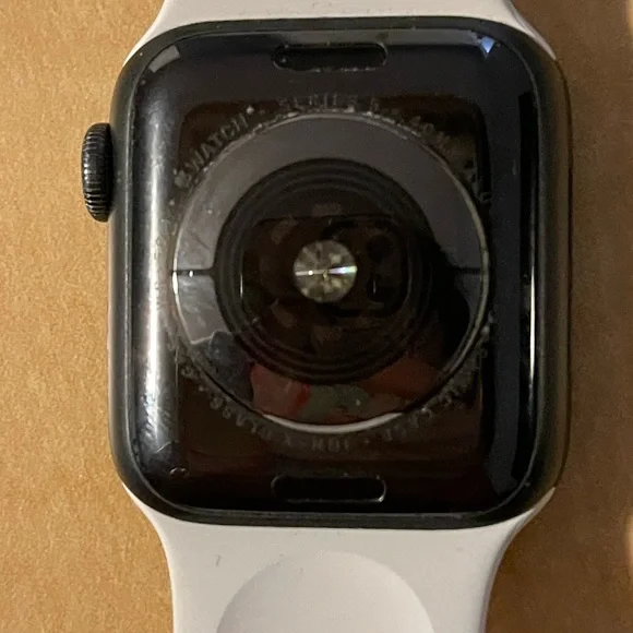 SOLD Apple watch series 5 aluminium black GPS - Picture 9 of 9